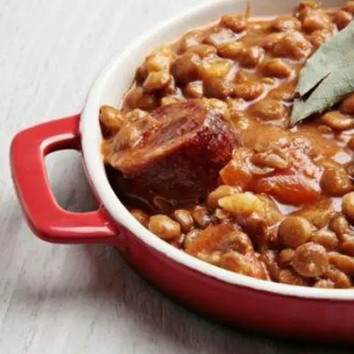 Deléitate con una Exquisita Receta Gourmet de Guiso de Lentejas Argentino con Carne y Chorizo