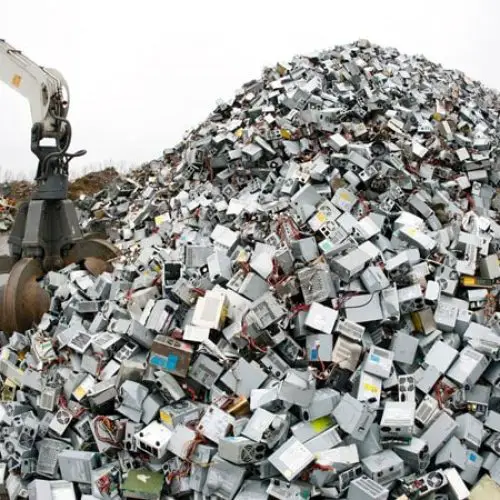 La basura electrónica representa un grave peligro para el medio ambiente y la salud humana